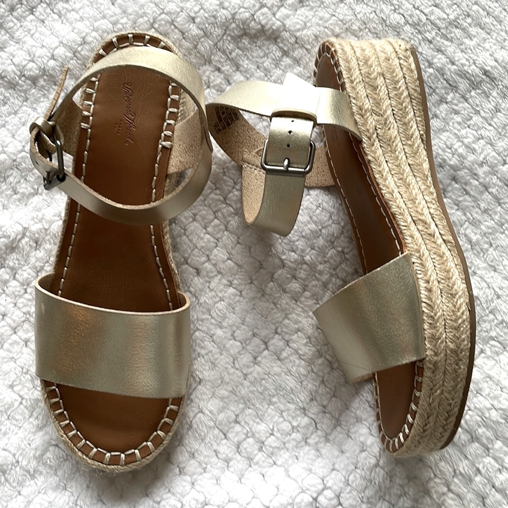 Universal Thread gold strap platform wedge